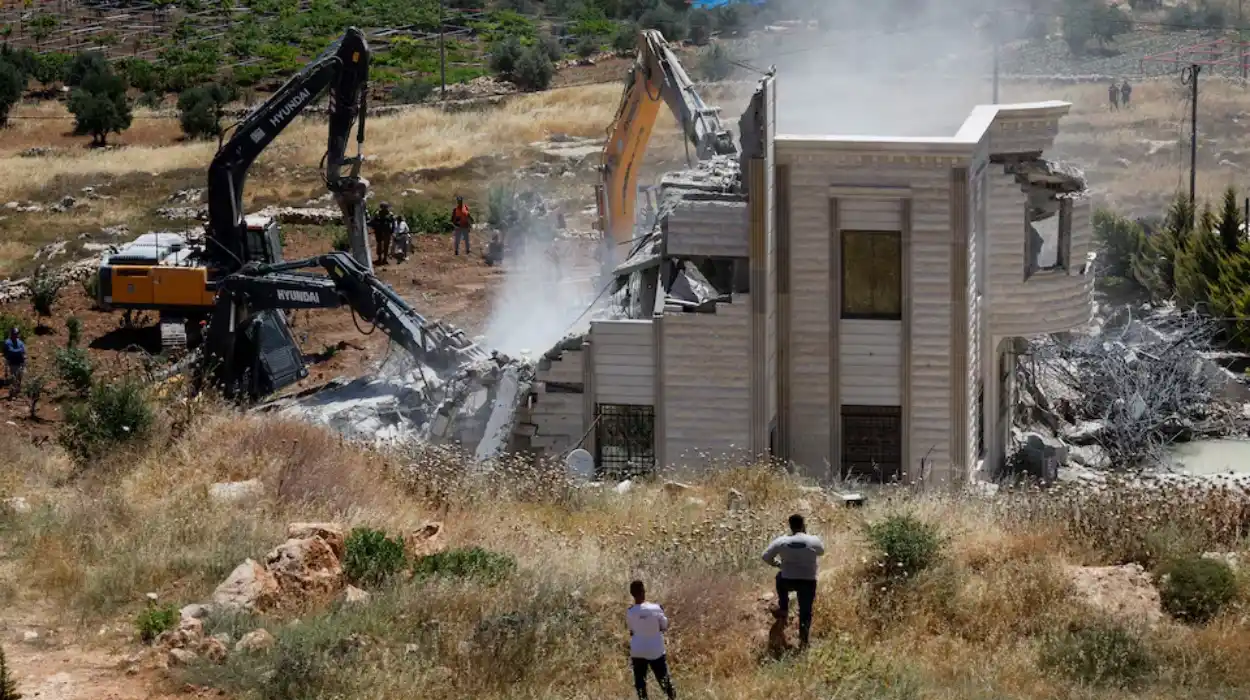 UN Inquiry Shock Israeli Forces Shield Illegal Settlers During Palestinian Attacks