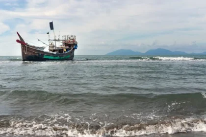 UN warns of Myanmar boat tragedy